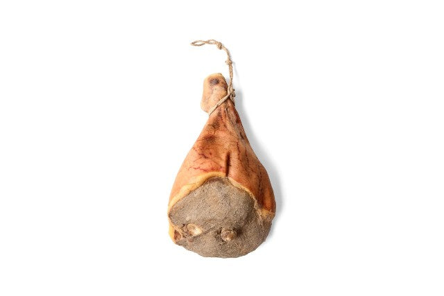 Hišni pršut Parma (cel s kostjo)